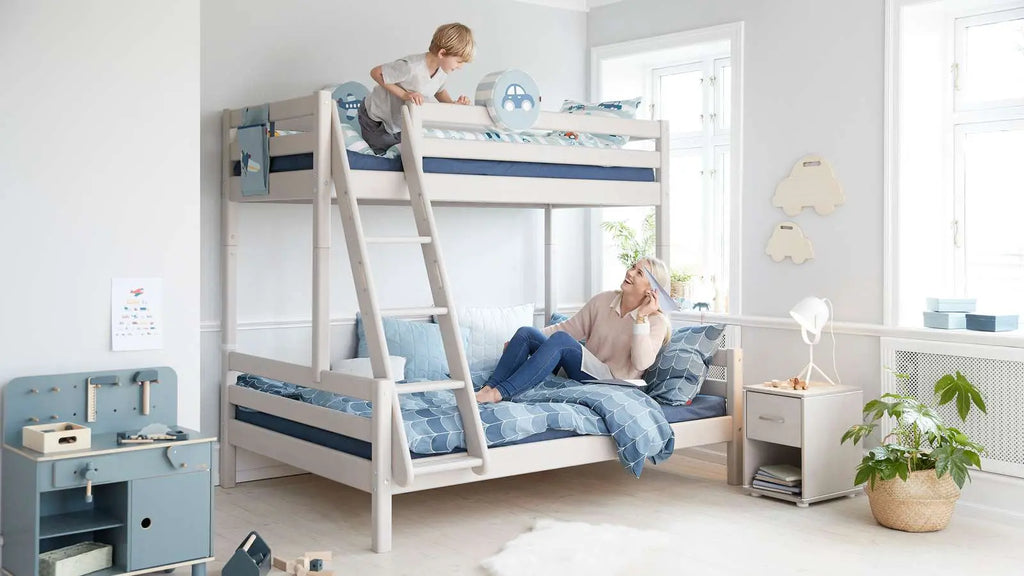 Lit superposé familial 184 cm avec échelle et barrière de sécurité, 90/140x200 cm, Blanc