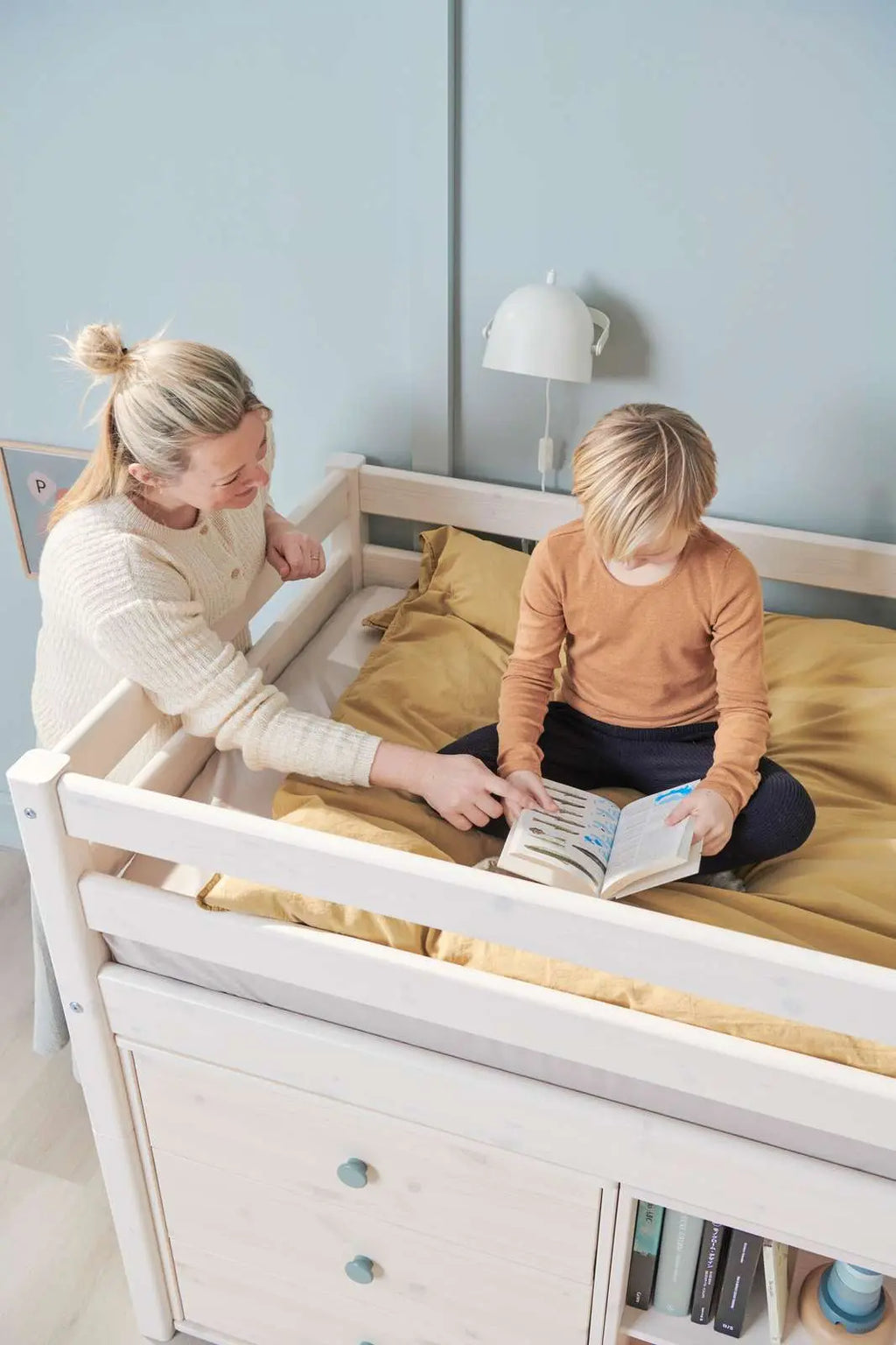Lit haut 120 cm avec barrière de sécurité et échelle, 90x200 cm, Blanc