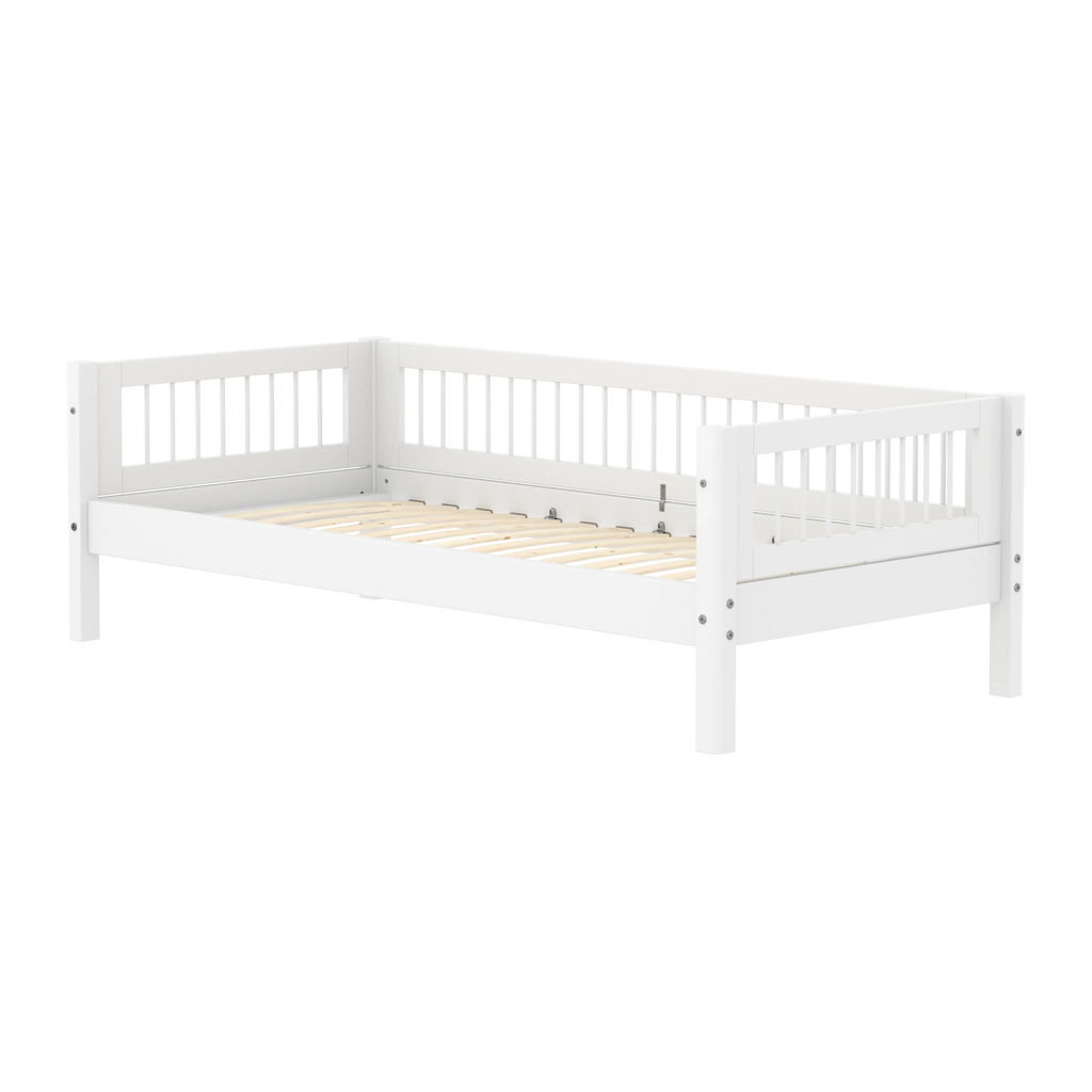 Lit simple avec barreaux et barrière de sécurité, 90x200 cm, Blanc